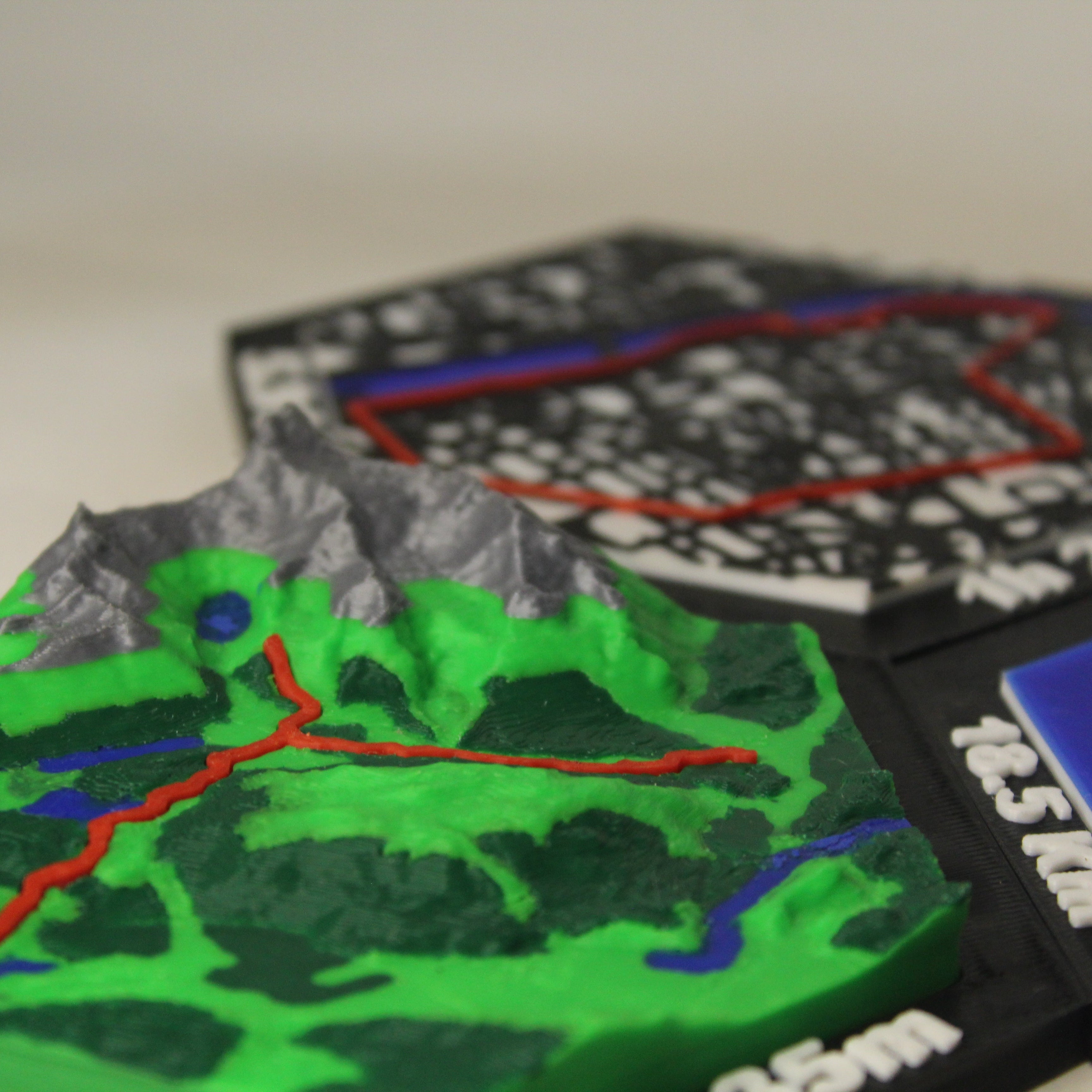 Pack of 3 trails + free stands